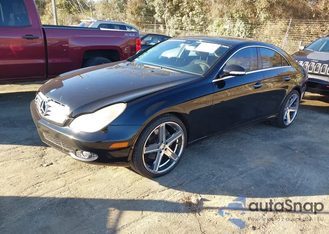 WDDDJ72XX8A123737: 44132286