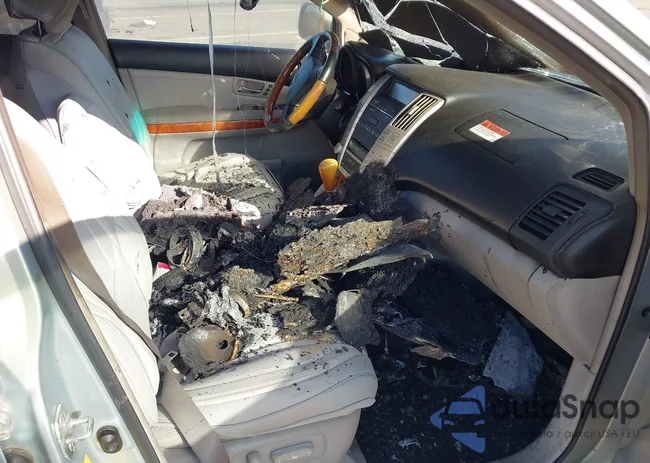 2T2HK31U58C062054: 44132452