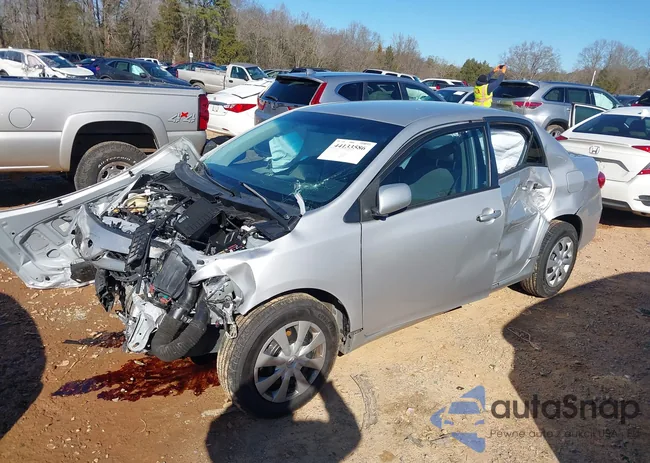 2T1BU4EE4BC732908: 44133586