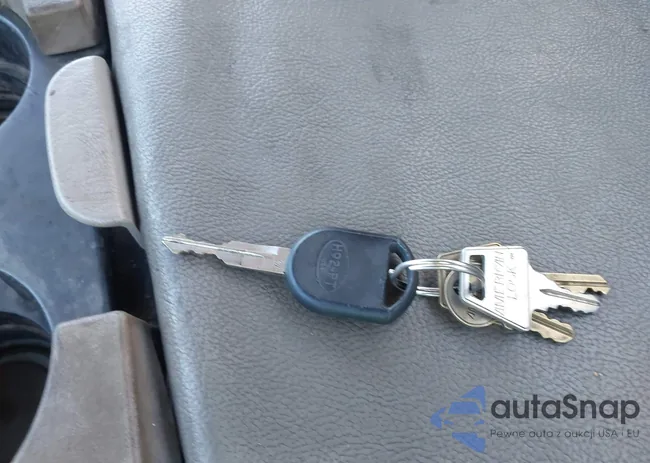 1FDSF30548EB94367: 44133742