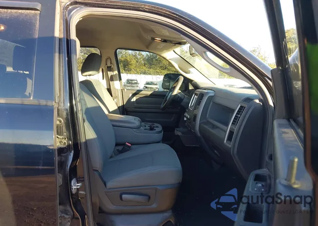 1C6RR7FT5FS519167: 44133127