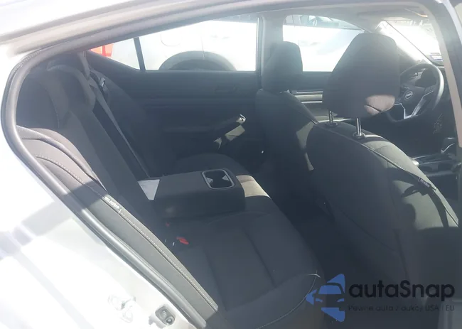 1N4BL4DV5SN360969: 44133135