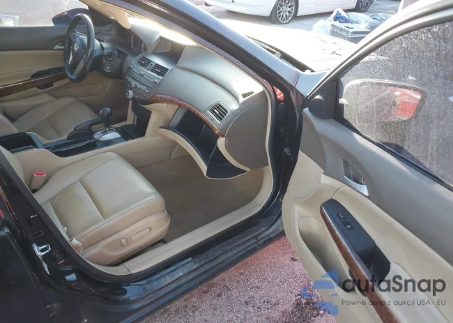 1HGCP368X8A088053: 44133266