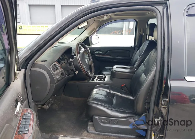 1GKFK63818J128525: 44133287