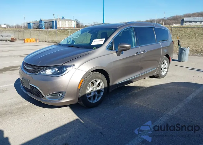 2C4RC1EG5JR286896: 44133384