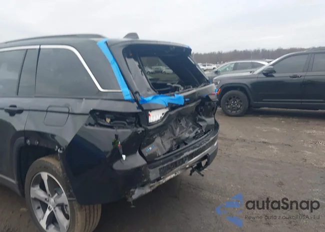 1C4RJYB64RC106807: 44134748