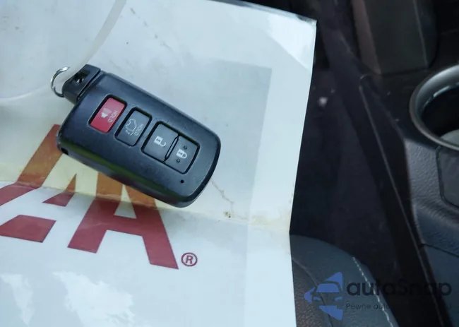 2T3YFREV1DW043824: 44134837