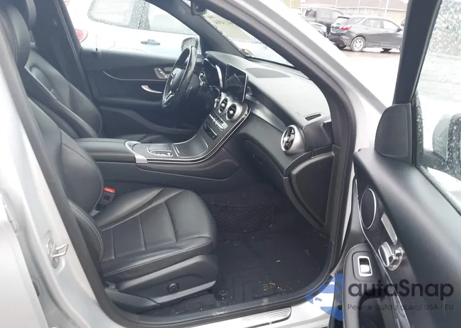 W1N0G8EB3LF863356: 44134904