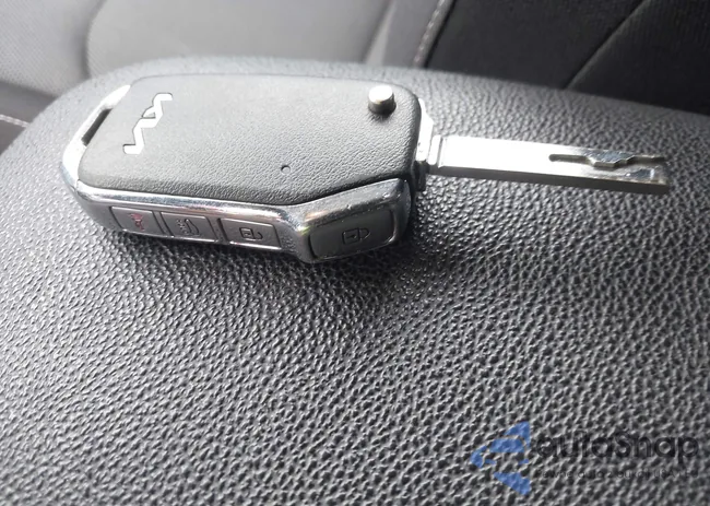 3KPF24AD4RE755122: 44134953