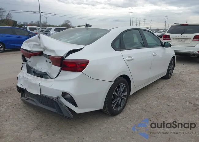 3KPF24AD4RE755122: 44134953