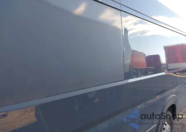 3C6URVJG2KE551449: 44135047