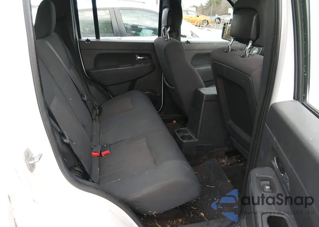 1C4PJMAK6CW177494: 44134073