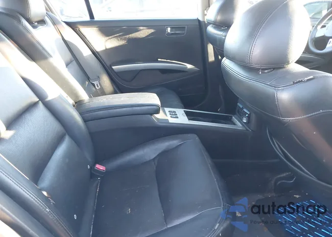 1N4BA41E56C828114: 44134237