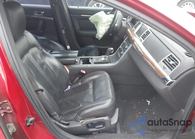 1LNHM93RX9G610901: 44134290