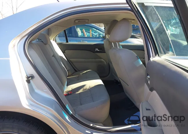 3FAHP0HA9BR121548: 44134407