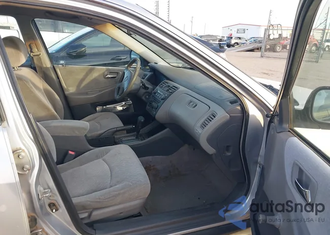 1HGCF866X1A039794: 44135644