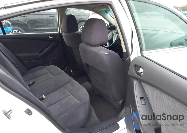 1N4AL21E18C150359: 44135769