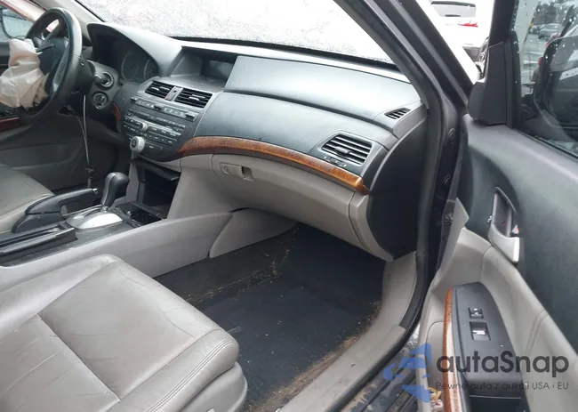 1HGCP3F89CA042867: 44135903