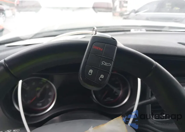 2C3CDXKG8PH705658: 44135944