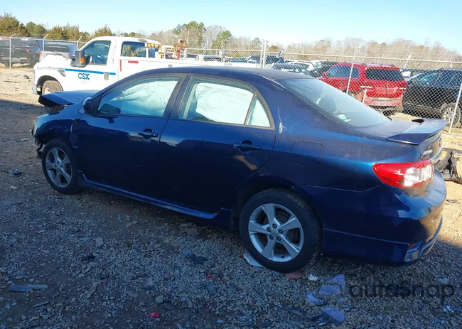 2T1BU4EE2BC583639: 44135988