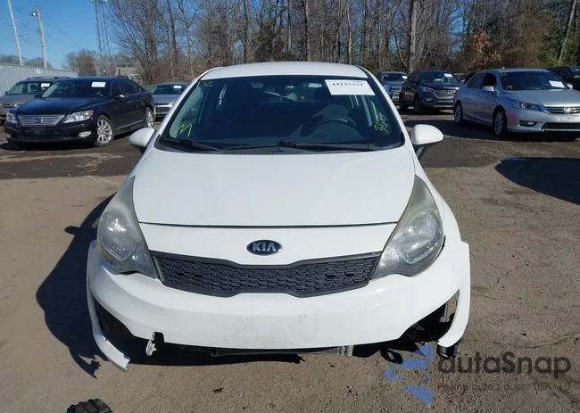 KNADM4A3XH6008070: 44135251