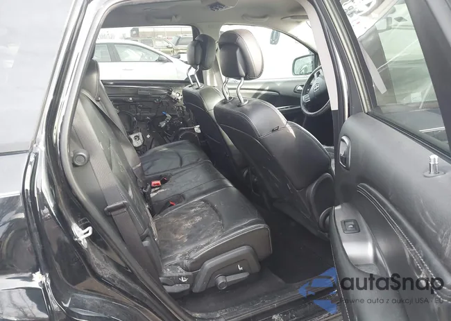 3C4PDCGB8GT123747: 44135271