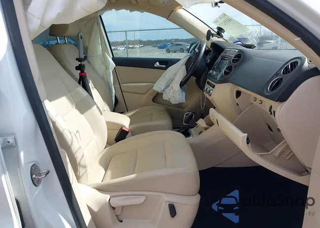 WVGAV3AX7EW612909: 44135277