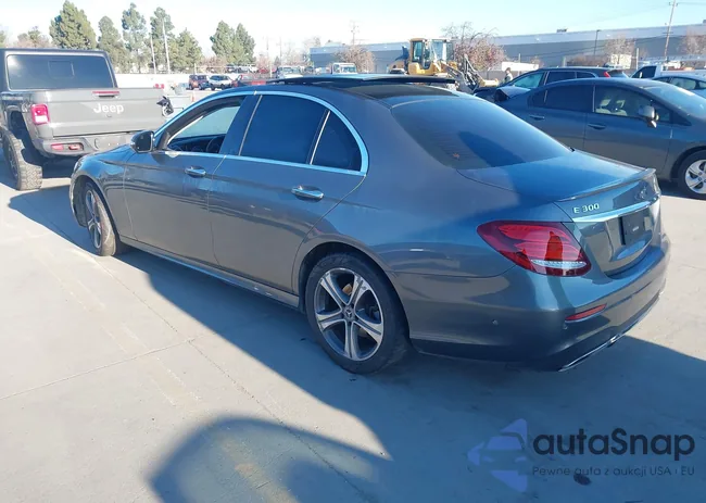 WDDZF4JB1JA380142: 44135346