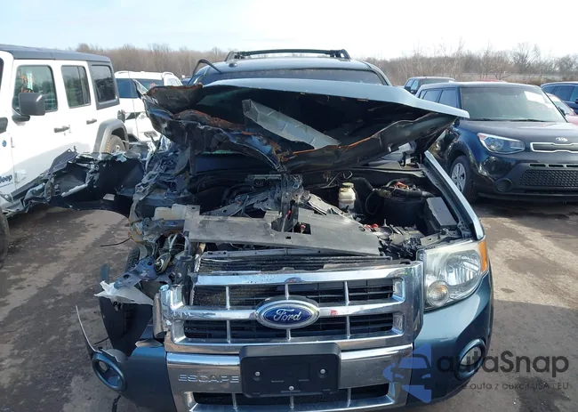 1FMCU9EG2CKC39775: 44135368