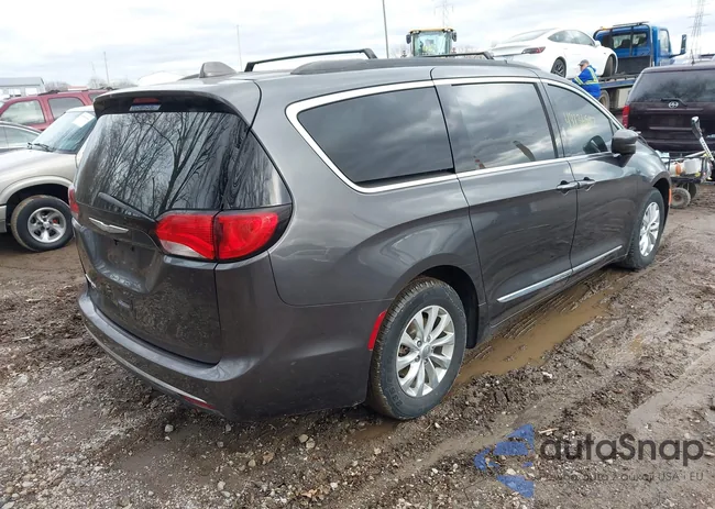 2C4RC1BG4HR621726: 44136547