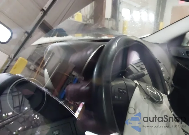 JM1BL1UF7B1374557: 44136735