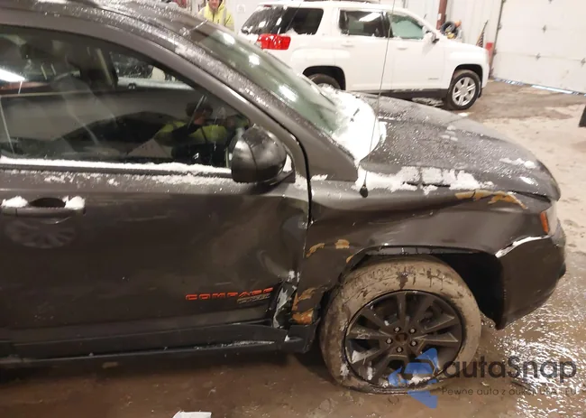 1C4NJDBB0GD673852: 44136741