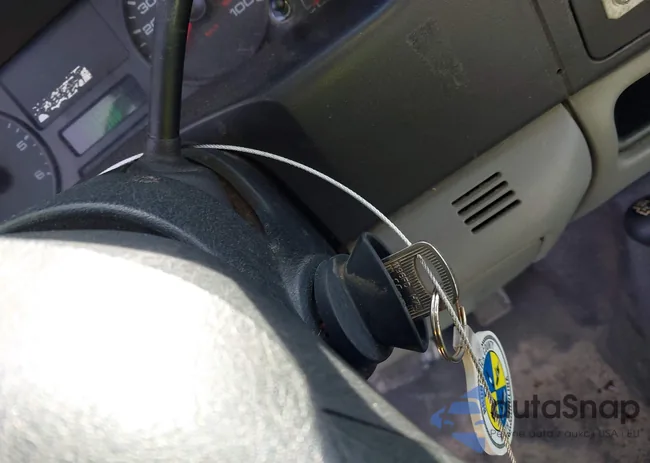 1FTNF215X6EC85425: 44136769