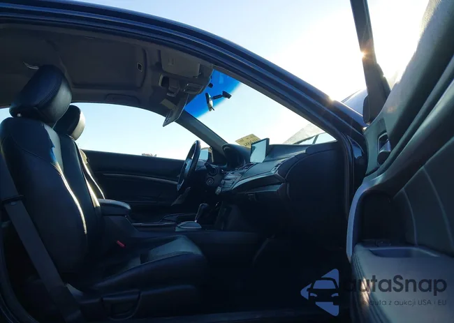 1HGCS22888A017643: 44136884