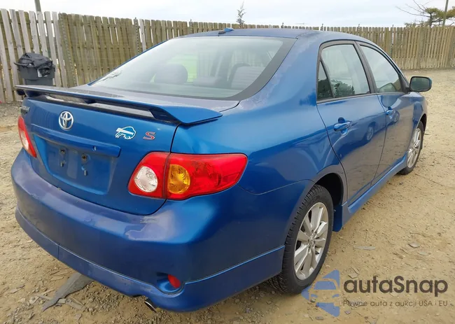 1NXBU4EE4AZ319352: 44136132