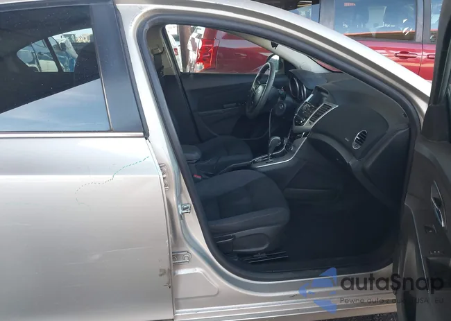 1G1PE5SB3G7142977: 44136137