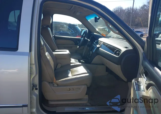 1GKS1EEF7BR378240: 44136192