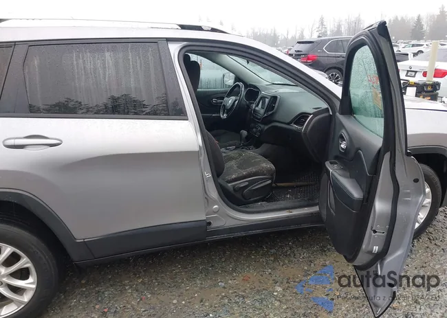 1C4PJLCB0LD528404: 44136380