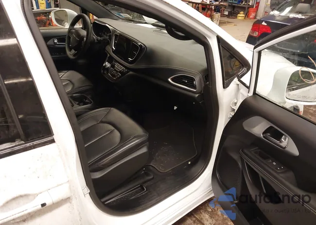 2C4RC1L71NR126877: 44136406