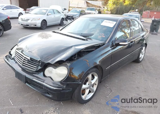 WDBRF40J54F504745: 44136431