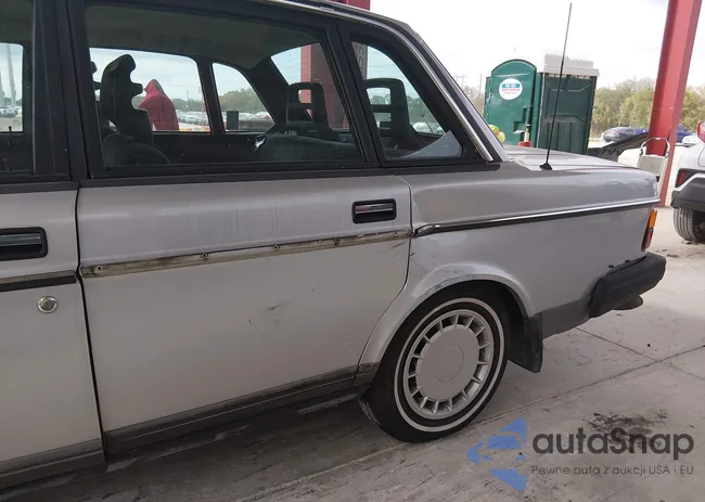 YV1AX8849K1371297: 44136452