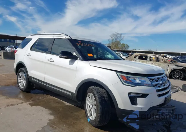 1FM5K8D82JGC54716: 44136465