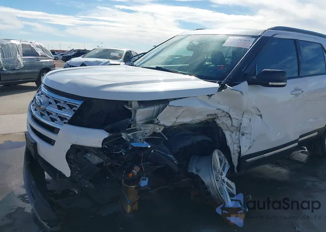 1FM5K8D82JGC54716: 44136465