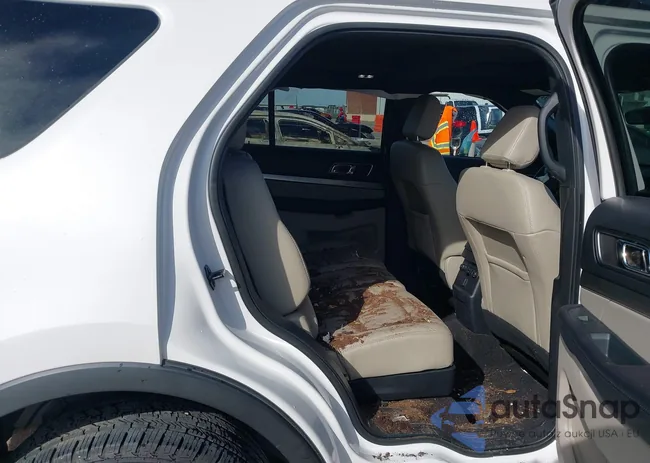 1FM5K8D82JGC54716: 44136465