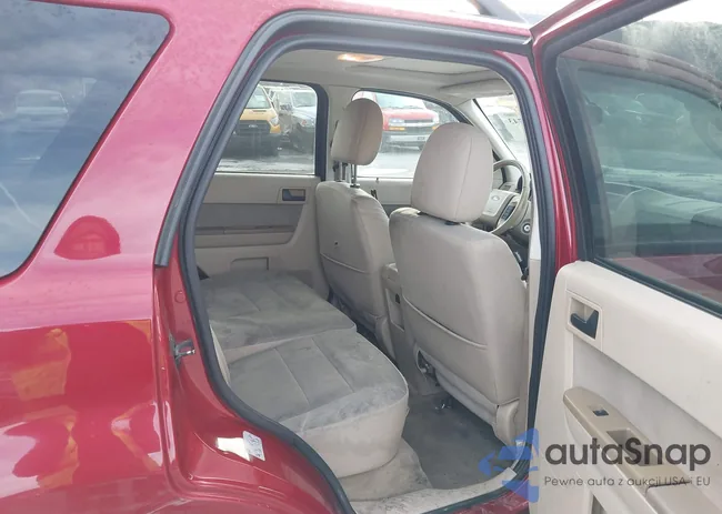 1FMCU9D76BKB21504: 44137743