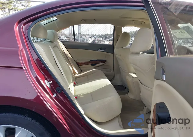 1HGCP26728A104358: 44137745