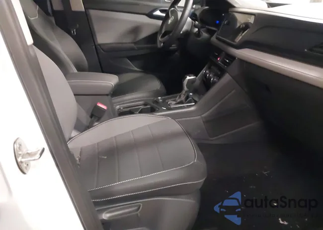 3VVVX7B23RM053232: 44137815