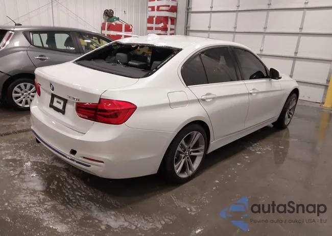 WBA8D9G58JNU72784: 44137870