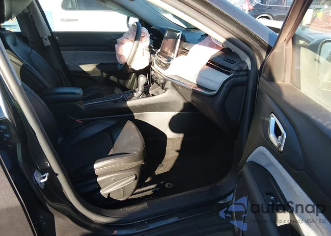 3C4NJCBB8NT138401: 44137889