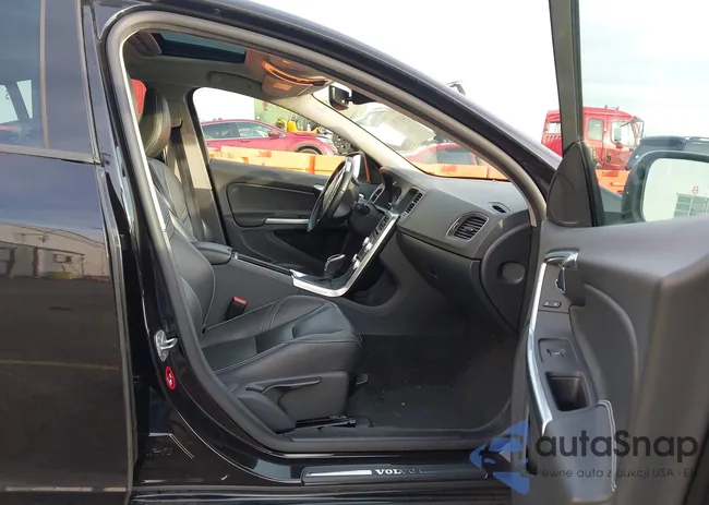 YV126MFL9H2432905: 44137921